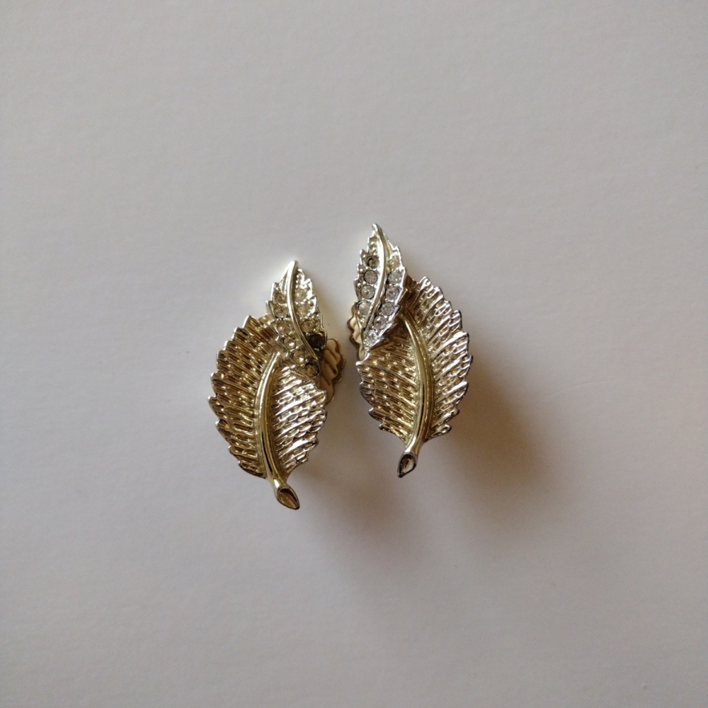 Sarah Coventry Leaf Clip-On Earrings 1950/60's